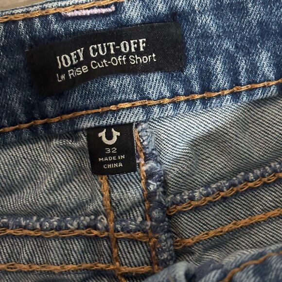 True Religion Joey Cut-Off Shorts Low Rise Size 32 - Picture 3 of 4